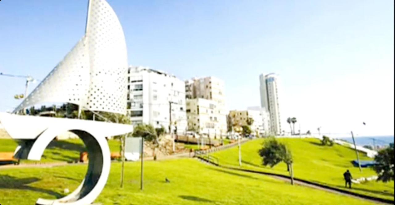612 Apartment On The Beach Bat Yam Exterior foto