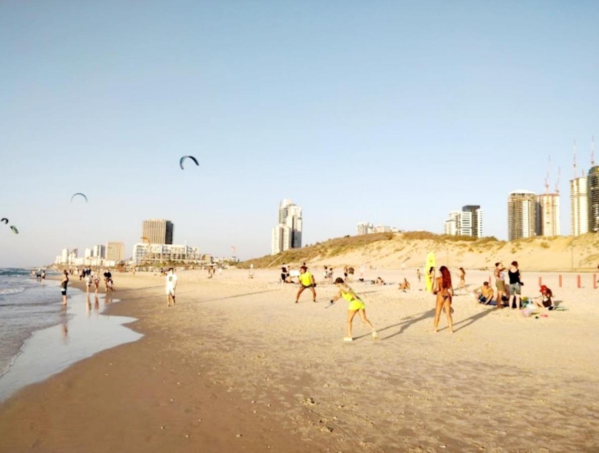 612 Apartment On The Beach Bat Yam Exterior foto